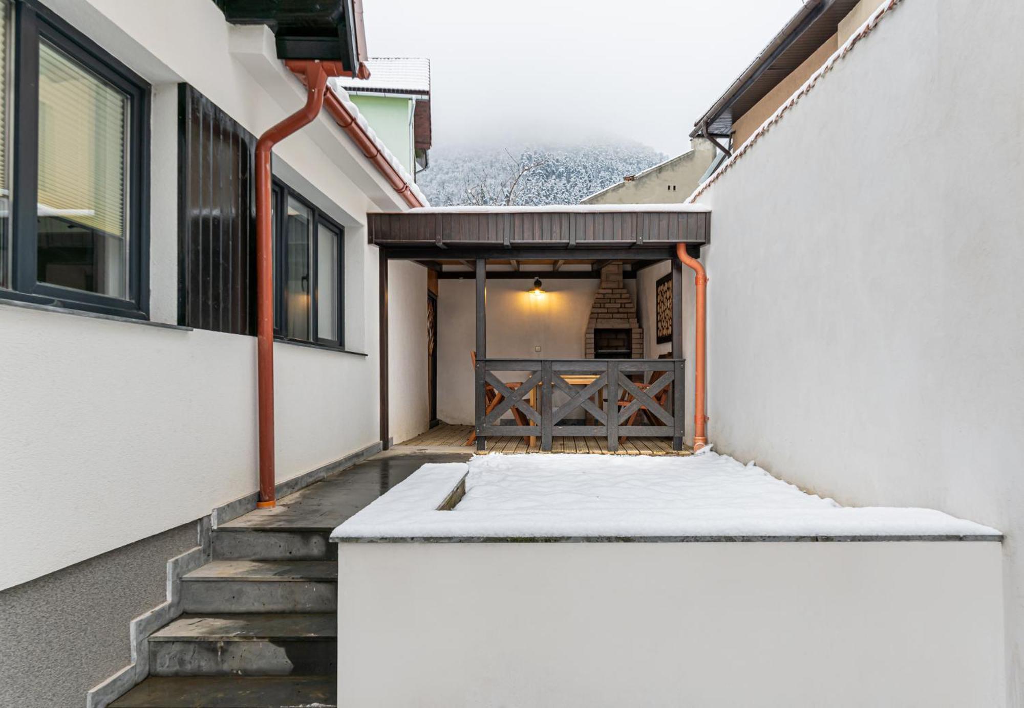 Sun Villas Accommodation Brașov Exterior foto